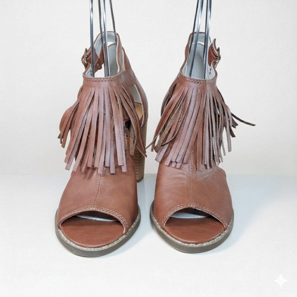 Nature Breeze Size 6.5 Brown Tan Sandal Block Vegan Leather Buckle Fringe Hippie - Picture 3 of 9